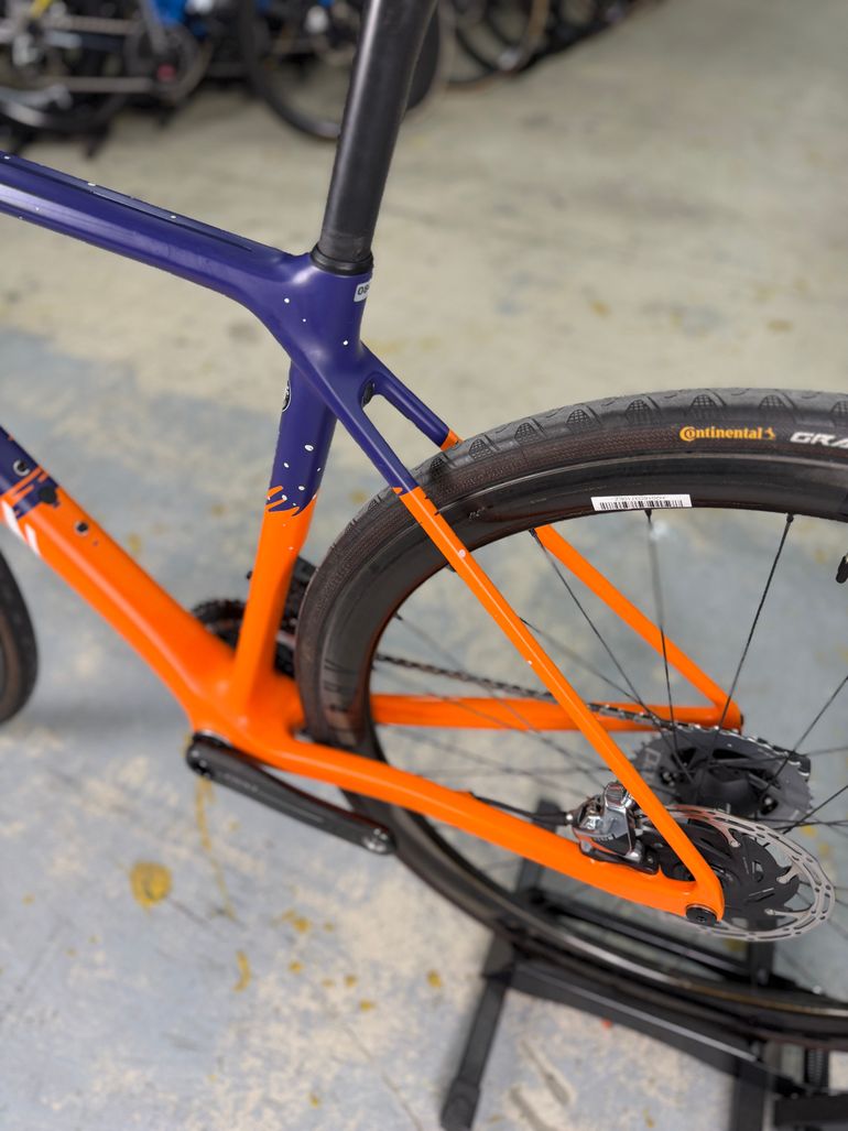 Używany Canyon Ultimate CF SLX 9 WMN Disc eTap 2021 2021 Road & Gravel — zdjęcie 22 z 24