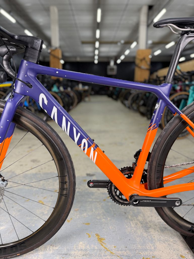 Używany Canyon Ultimate CF SLX 9 WMN Disc eTap 2021 2021 Road & Gravel — zdjęcie 23 z 24