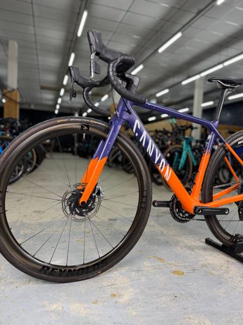 Używany Canyon Ultimate CF SLX 9 WMN Disc eTap 2021 2021 Road & Gravel — zdjęcie 17 z 24