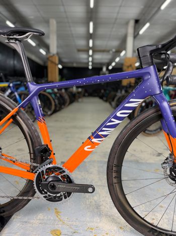 Używany Canyon Ultimate CF SLX 9 WMN Disc eTap 2021 2021 Road & Gravel — zdjęcie 12 z 24
