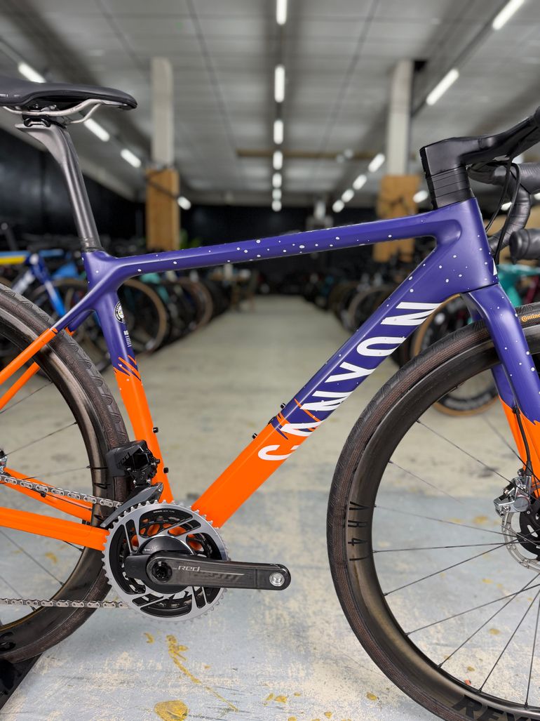 Używany Canyon Ultimate CF SLX 9 WMN Disc eTap 2021 2021 Road & Gravel — zdjęcie 12 z 24