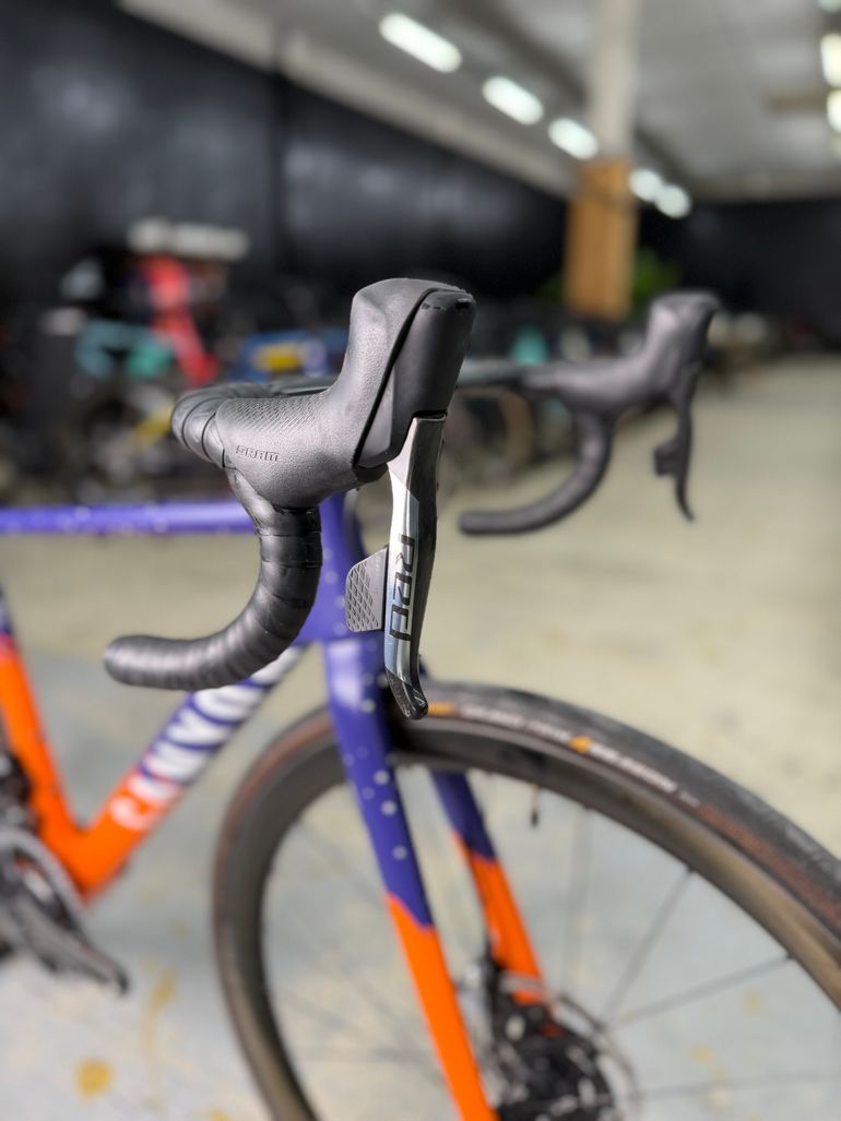 Używany Canyon Ultimate CF SLX 9 WMN Disc eTap 2021 2021 Road & Gravel — zdjęcie 6 z 24