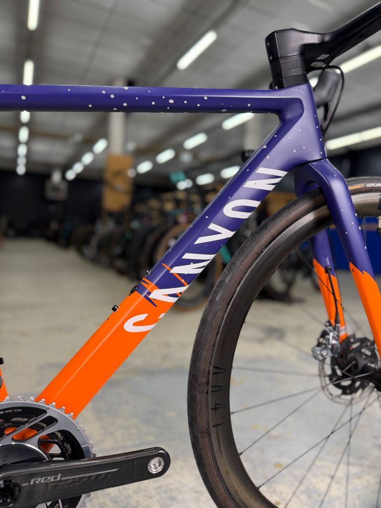 Używany Canyon Ultimate CF SLX 9 WMN Disc eTap 2021 2021 Road & Gravel — zdjęcie 9 z 24
