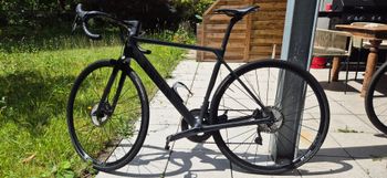 Used Canyon Ultimate CF SL 8 Disc 2021 2021 Road & Gravel, Black — image 2 of 6