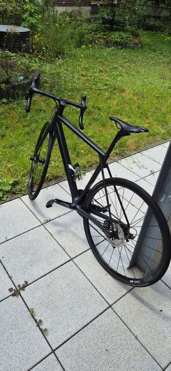 Used Canyon Ultimate CF SL 8 Disc 2021 2021 Road & Gravel, Black — image 5 of 6