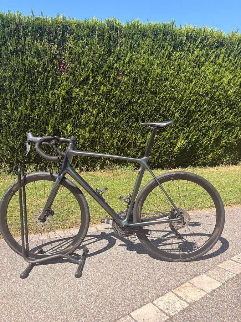 Używany Giant TCR Advanced Pro Disc 1 Di2 2024 2024 Road & Gravel — zdjęcie 2 z 12