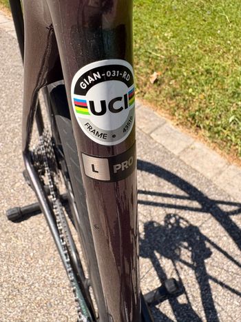 Używany Giant TCR Advanced Pro Disc 1 Di2 2024 2024 Road & Gravel — zdjęcie 5 z 12