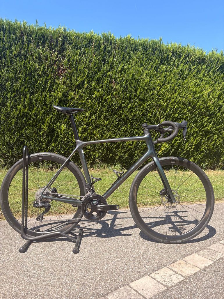 Używany Giant TCR Advanced Pro Disc 1 Di2 2024 2024 Road & Gravel — zdjęcie 1 z 12