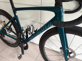Używany Specialized Tarmac SL7 Expert 2022 2022 Road & Gravel — zdjęcie 3 z 8