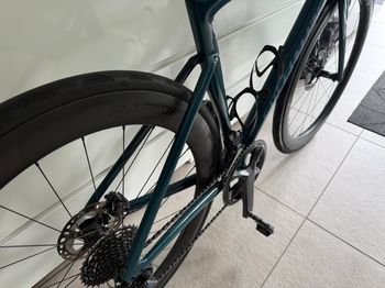 Używany Specialized Tarmac SL7 Expert 2022 2022 Road & Gravel — zdjęcie 6 z 8