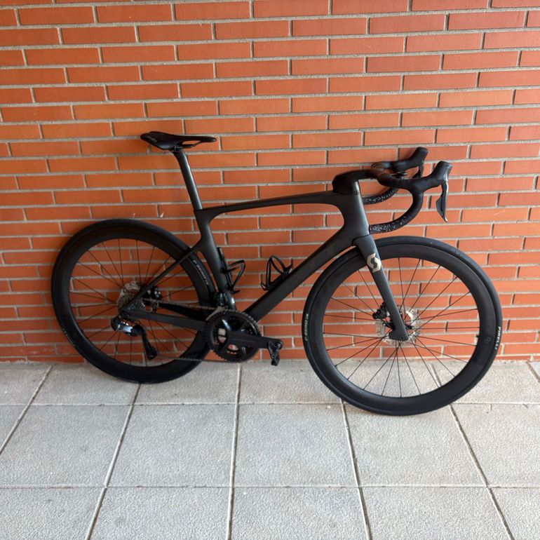Używany Scott Foil RC 10 2022 2022 Road & Gravel — zdjęcie 1 z 5