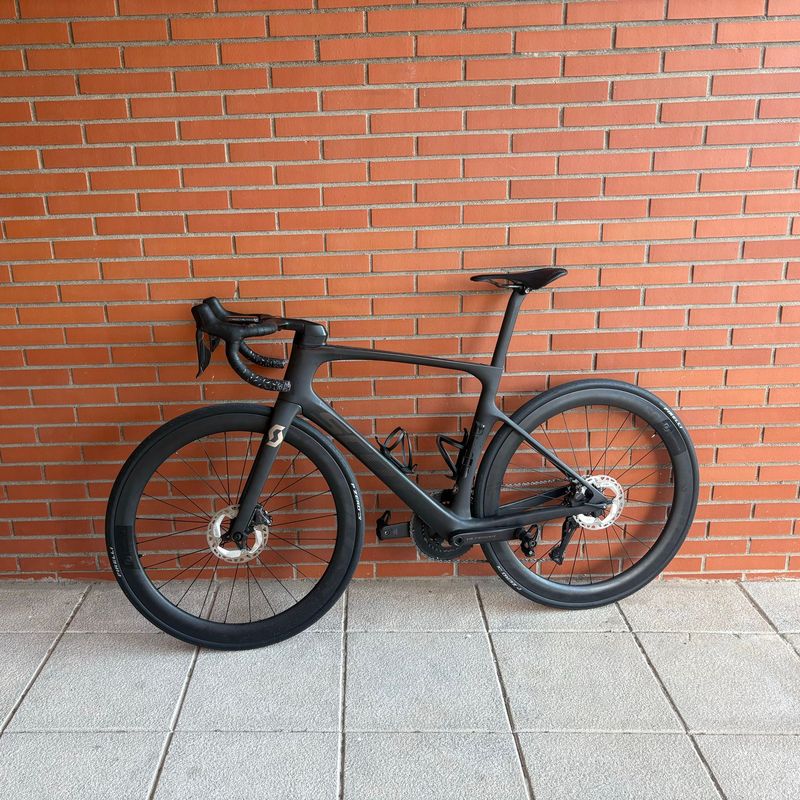 Używany Scott Foil RC 10 2022 2022 Road & Gravel — zdjęcie 2 z 5