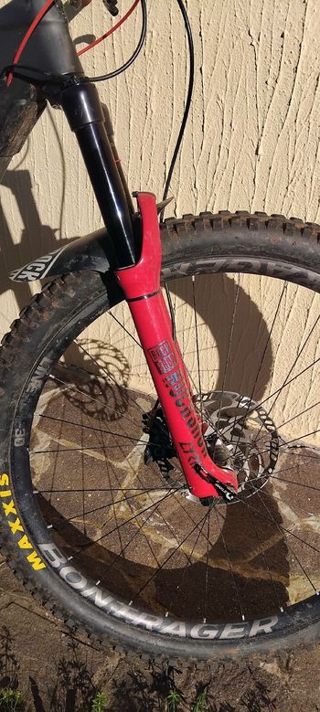Używany Trek Slash 9.8 2019 2019 Mountainbike — zdjęcie 5 z 6