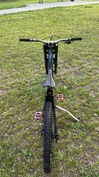 Używany Specialized Demo Race 2025 2025 Mountainbike — zdjęcie 8 z 13