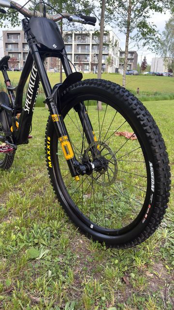 Gebrauchtes Specialized Demo Race 2025 2025 Mountainbike, Schwarz, 29, 27.5 — Bild 9 von 13