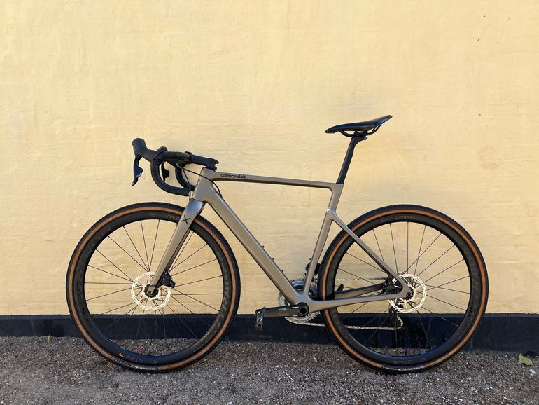 Used Cannondale SuperSix EVO SE 2022 2022 Road & Gravel, Light Gray — image 2 of 4