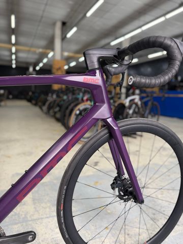 Used BMC Roadmachine 01 FOUR 2022 2022 Road & Gravel, Purple — image 7 of 26