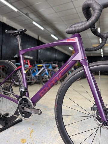 Used BMC Roadmachine 01 FOUR 2022 2022 Road & Gravel, Purple — image 5 of 26