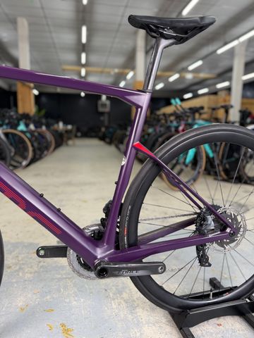 Used BMC Roadmachine 01 FOUR 2022 2022 Road & Gravel, Purple — image 23 of 26