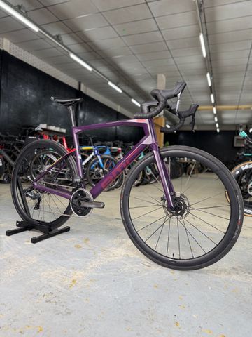 Used BMC Roadmachine 01 FOUR 2022 2022 Road & Gravel, Purple — image 3 of 26