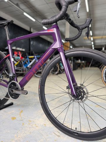 Used BMC Roadmachine 01 FOUR 2022 2022 Road & Gravel, Purple — image 4 of 26