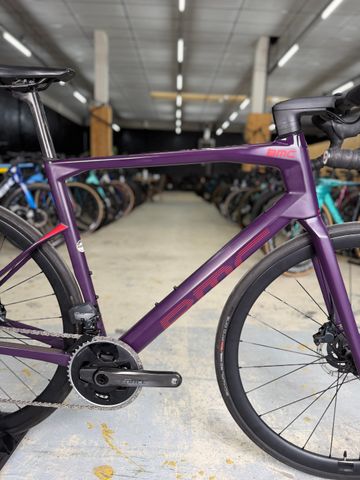 Used BMC Roadmachine 01 FOUR 2022 2022 Road & Gravel, Purple — image 12 of 26