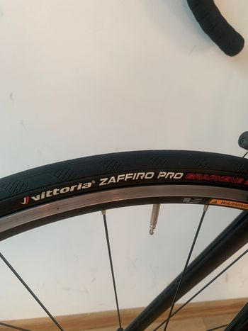 Used Giant TCR Advanced 1 2020 2020 Road & Gravel, Black — image 6 of 12