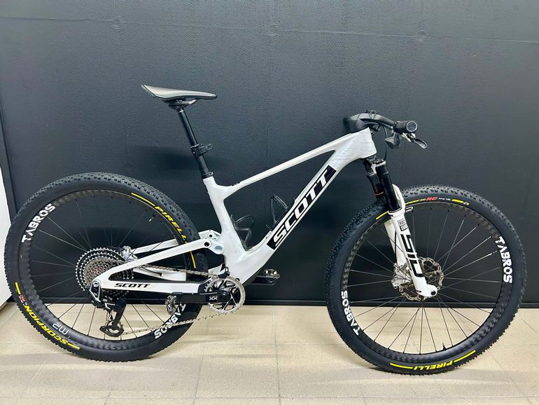Used Scott Spark RC World Cup EVO 2026 2026 Mountainbike, White, 29 — image 1 of 15