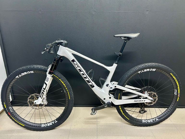 Used Scott Spark RC World Cup EVO 2026 2026 Mountainbike, White, 29 — image 2 of 15