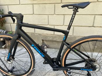 Used Trinx Custom Shimano Ultegra Di2 2025 Road & Gravel, Black — image 4 of 15