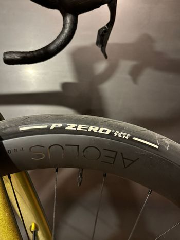 Trek Madone SLR 7 AXS Gen 8 2025 2025 Road & Gravel d'occasion — image 6 sur 7