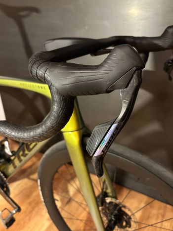Trek Madone SLR 7 AXS Gen 8 2025 2025 Road & Gravel d'occasion — image 5 sur 7