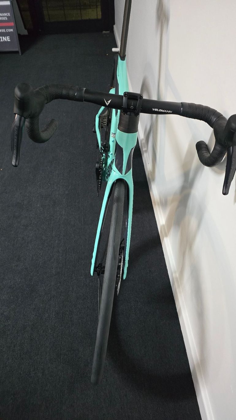 Używany Bianchi Oltre Shimano Ultegra Di2 2026 Road & Gravel — zdjęcie 7 z 14