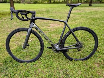 Used Trek Emonda SLR 6 AXS 2024 2024 Road & Gravel, Black — image 2 of 14