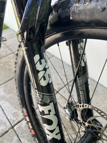 Marin Alpine Trail Carbon 2 2024 2024 Mountainbike usato, Nero — immagine 20 di 25