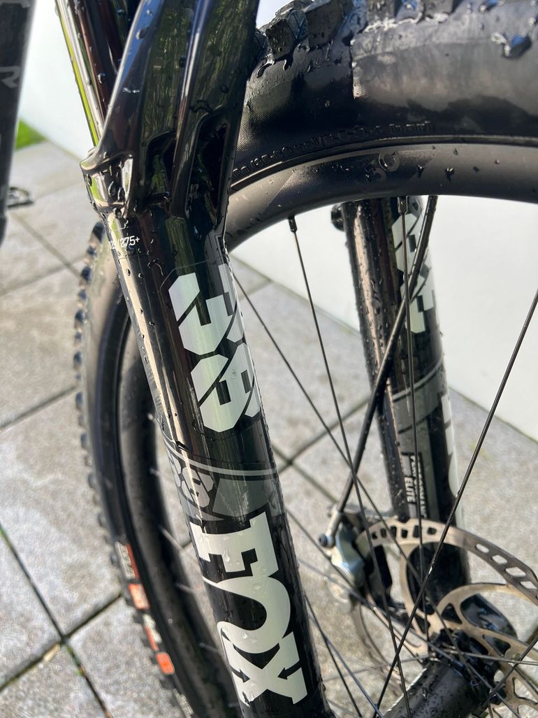 Używany Marin Alpine Trail Carbon 2 2024 2024 Mountainbike — zdjęcie 20 z 25