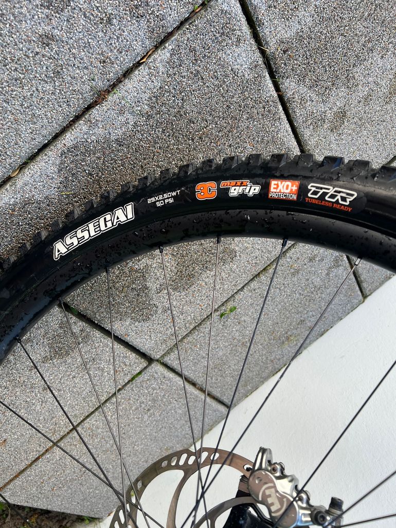 Używany Marin Alpine Trail Carbon 2 2024 2024 Mountainbike — zdjęcie 24 z 25
