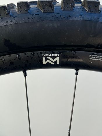 Używany Marin Alpine Trail Carbon 2 2024 2024 Mountainbike — zdjęcie 6 z 25