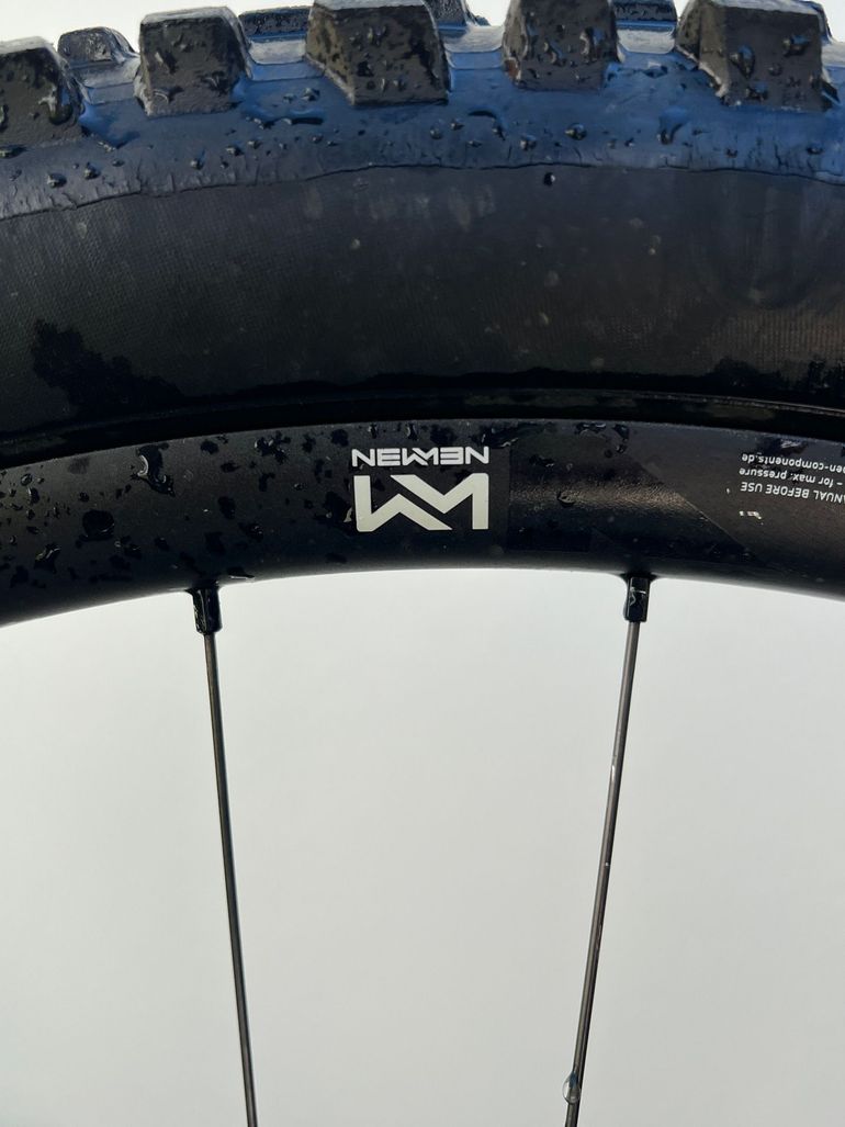 Używany Marin Alpine Trail Carbon 2 2024 2024 Mountainbike — zdjęcie 6 z 25