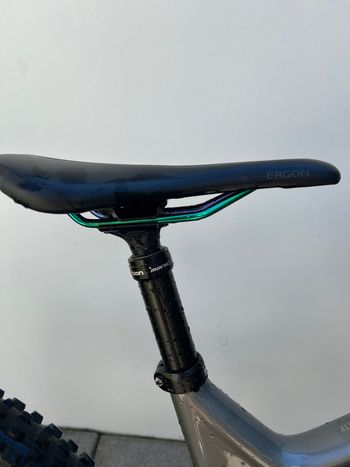 Używany Marin Alpine Trail Carbon 2 2024 2024 Mountainbike — zdjęcie 17 z 25
