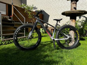 Used Canyon Dude CF 8 2022 2022 Mountainbike, Black, 27.5 — image 2 of 11