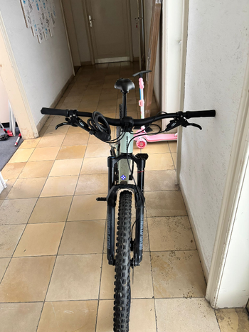 Używany Focus JAM 6.8 2022 2022 Mountainbike — zdjęcie 4 z 6