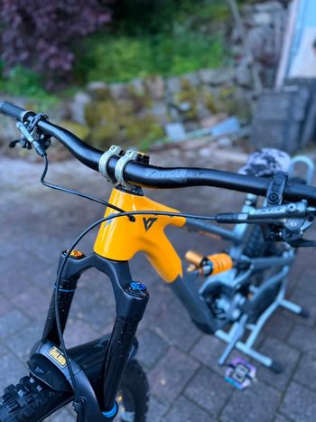 Used YT Industries Capra UNCAGED 11 MX 2023 2023 Mountainbike, Light Gray, 29, 27.5 — image 6 of 11