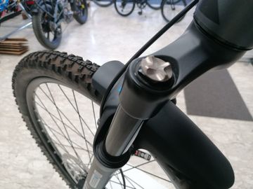 Gebrauchtes MBM Hyperion 29" Full Tg. M 2026 Mountainbike, Hellgrau — Bild 10 von 11