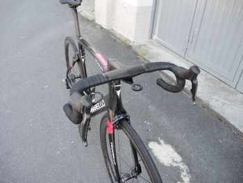 Używany Pinarello DOGMA F12 DURA ACE Di2 Rim 2022 2022 Road & Gravel — zdjęcie 2 z 5