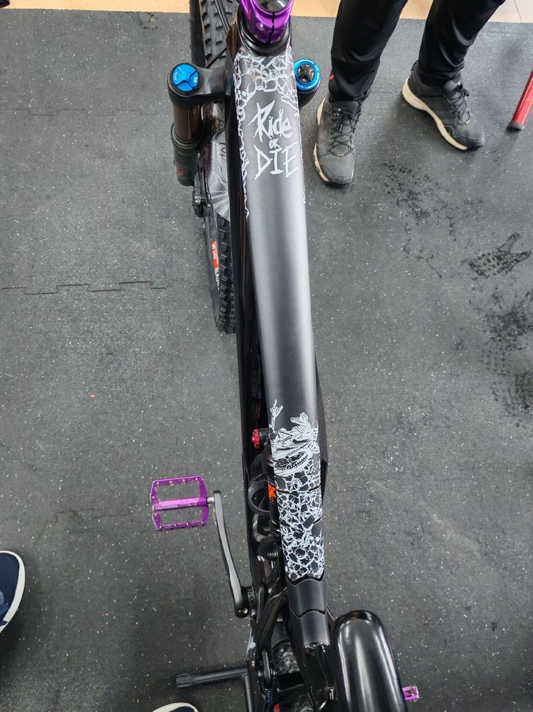 Używany Specialized S-Works Stumpjumper EVO Frameset 2023 2023 Mountainbike — zdjęcie 5 z 8