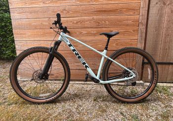 Used Trek Marlin 7 Gen 3 2026 2026 Mountainbike, Blue, 27.5, 29 — image 2 of 4