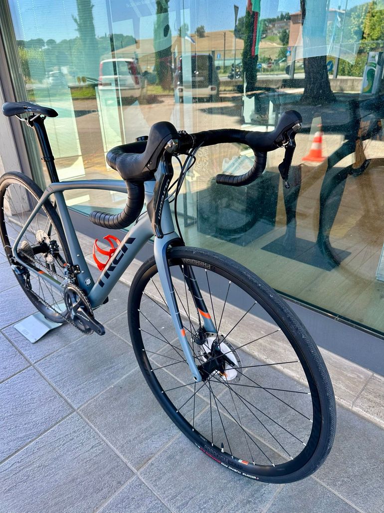 Używany Trek Domane SL 8 Disc 2018 2018 Road & Gravel — zdjęcie 6 z 7