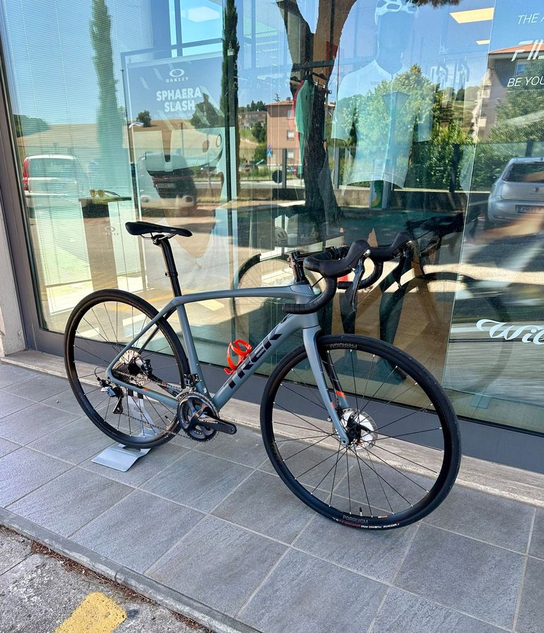 Używany Trek Domane SL 8 Disc 2018 2018 Road & Gravel — zdjęcie 3 z 7