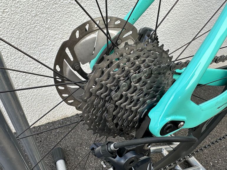 Używany Bianchi Oltre XR3 Disc Ultegra 2020 2020 Road & Gravel — zdjęcie 6 z 15